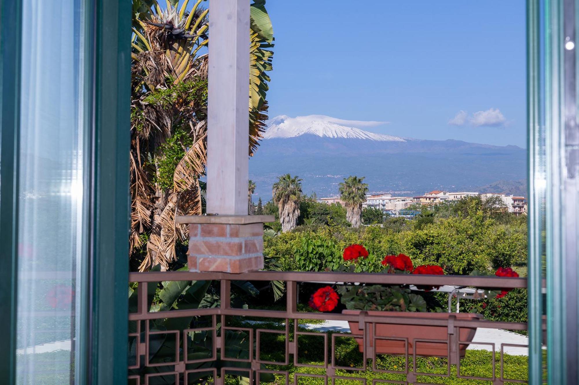 Villa Iris Giardini Naxos Exterior foto